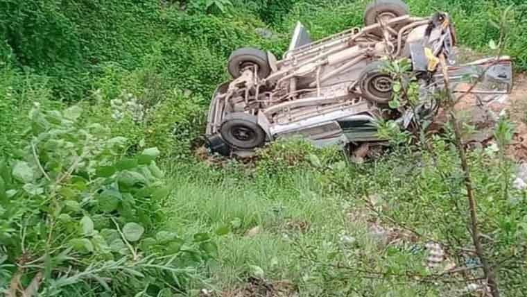 Six Killed After Car Falls Into Ditch In Tank