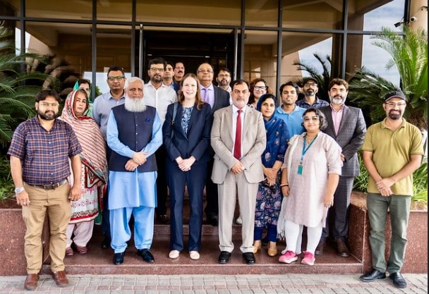 Us Consul General Hawkins Showcases Education Entrepreneurship Partnerships In Gujrat