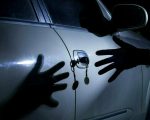 Brave Woman Foils Car Theft Attempt In Islamabad