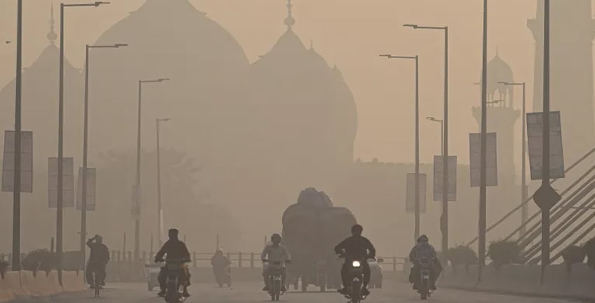 Lahore Chokes Under Another Smog Season As Aqi Reaches Over 300