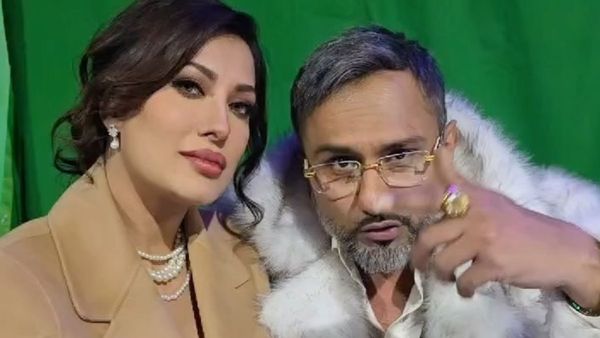 Mehwish Hayat Honey Singh Team Up For New Song