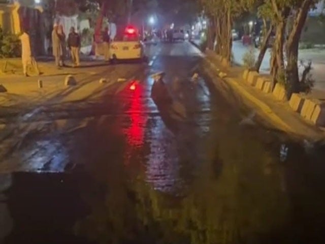 Oil Pipeline Leak In Karachis Defence Area Causes Major Spill Streets Sealed