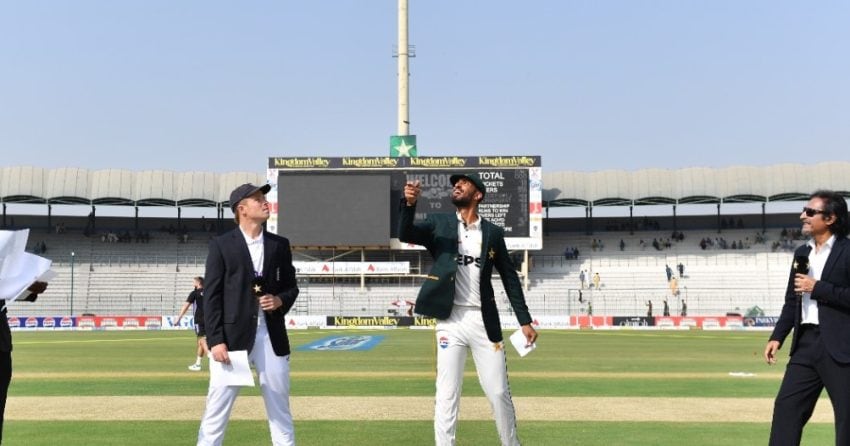 Pakveng Pakistan Opt To Bat First In Multan Test Against England