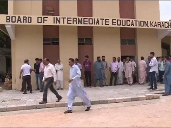 Sindh abolishes position system, introduces new grading policy for exams