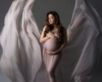 Aymen Saleem Flaunts Her Baby Bump In Glamorous Shoot