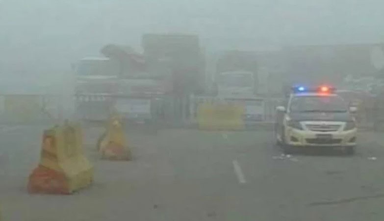 Lahore Islamabad Motorway Update As Dense Smog Engulfs Parts Of Punjab