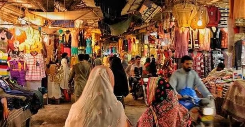 Lahore Markets Could Face Year Round 8pm Shutdown To Curb Air Pollution