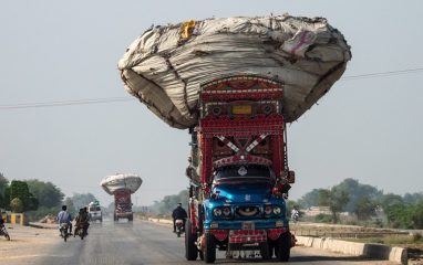 Punjab Bans Entering Of Heavy Vehicles In Lahore Amid Rising Smog Levels