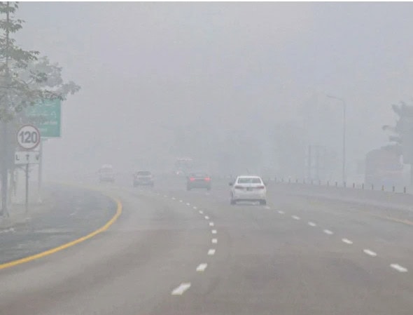 Severe Fog Closes M2 Motorway From Islamabad To Kot Momin