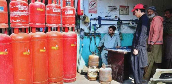 Lpg Price Reduced By Rs4 Per Kg On The Eve Of New Year