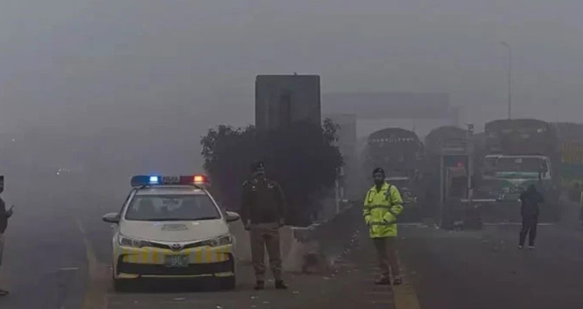 Motorway M2 M3 Sections Closed As Fog Blankets Punjab