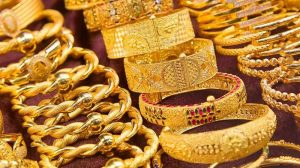 Gold Prices Drop for Second Consecutive Day in Global and Local Markets