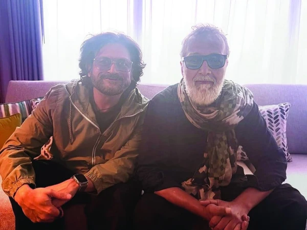 Pakistani And Indian Music Legends Meet In Dubai