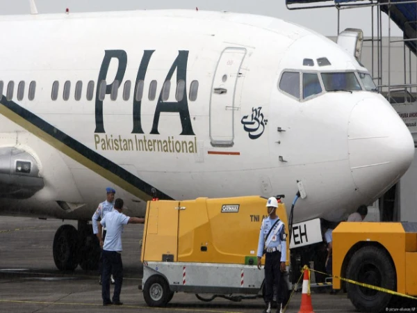 Pia Flight Attendant Arrested For Mobile Smuggling