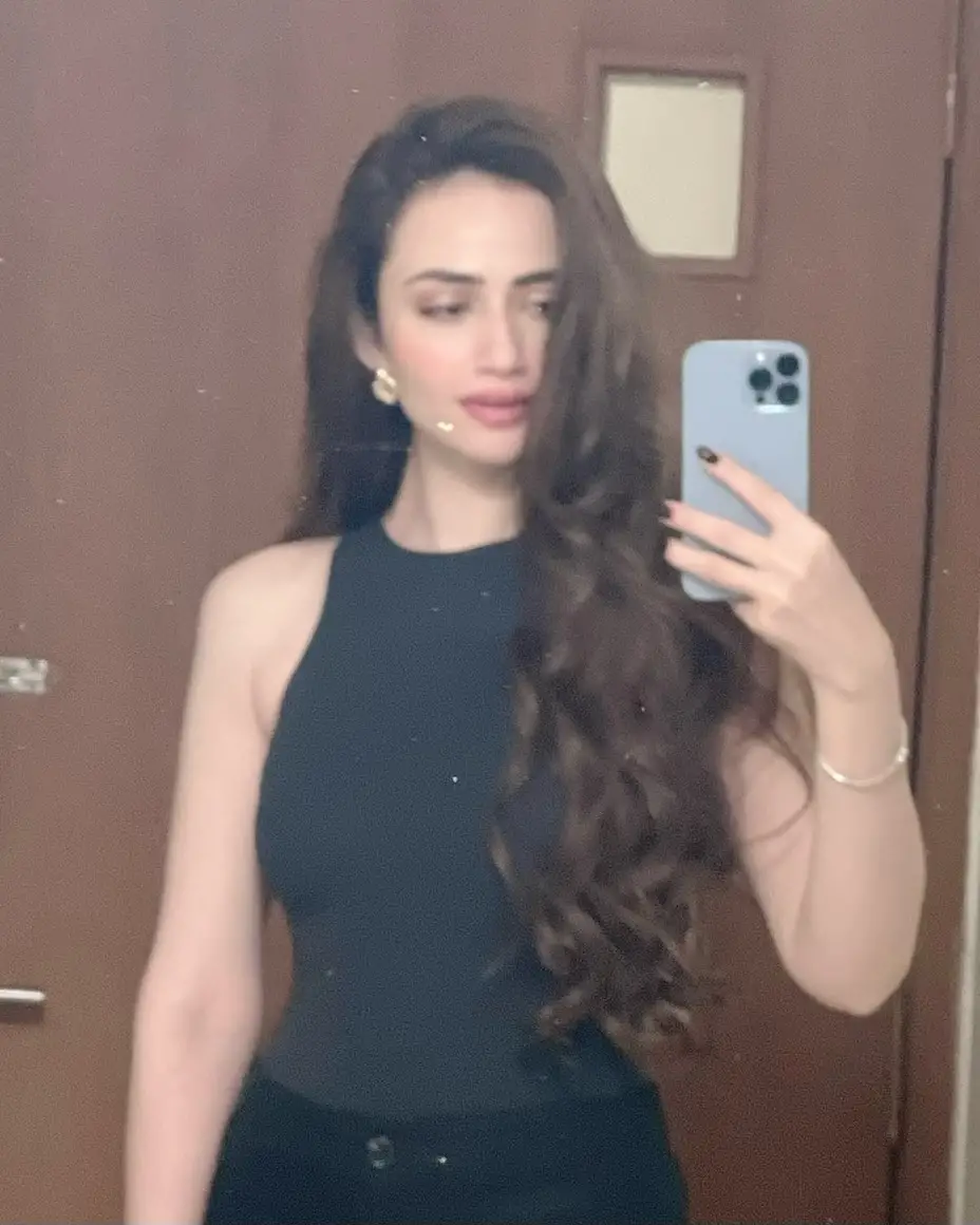 Sana Javed Comes Under Fire For Flaunting Bold Look In Viral Pictures 