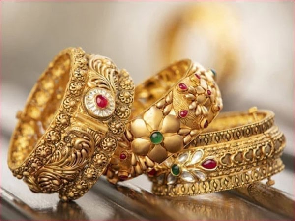 Gold Prices Skyrocket To Records Rs 308000 Per Tola In Local Markets