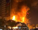 Massive Fire Destroys Dozens Of Shops At Karachis Glass Tower