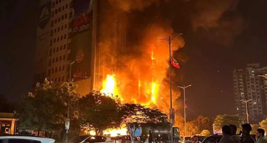 Massive Fire Destroys Dozens Of Shops At Karachis Glass Tower