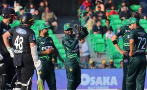 New Zealand Sets Pakistan 331 Run Challenge In Tri Nation Odi Opener