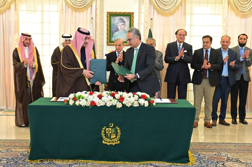 Pakistan Saudi Arabia Ink Two Agreements Worth Over 1b