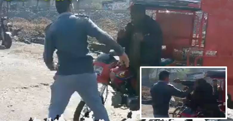 Lahore Traffic Warden Comes Under Fire For Assaulting Disabled Rickshaw Driver