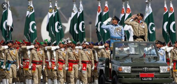 Live Low Scale Pakistan Day Parade Underway At Presidents House