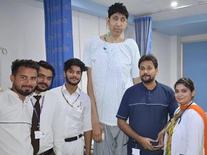 One Of Pakistans Tallest Men Naseer Soomro Passes Away