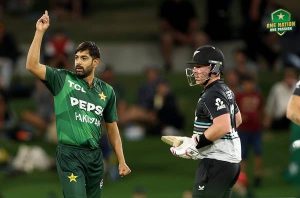 Pakvnz New Zealand In Commanding Position As Pakistan Chasing 221 In T20 Thriller