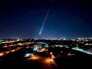 Shooting Star Lights Up Karachi Sky As Citizens Spot Fireball Video