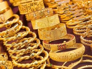 Gold Prices Decrease By Rs4200 To Rs352700 Per Tola