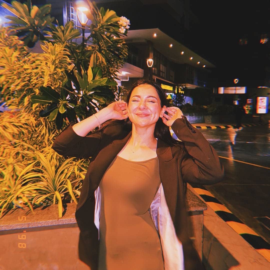 Hania Amir Faces Backlash Over Bold Instagram Pictures 