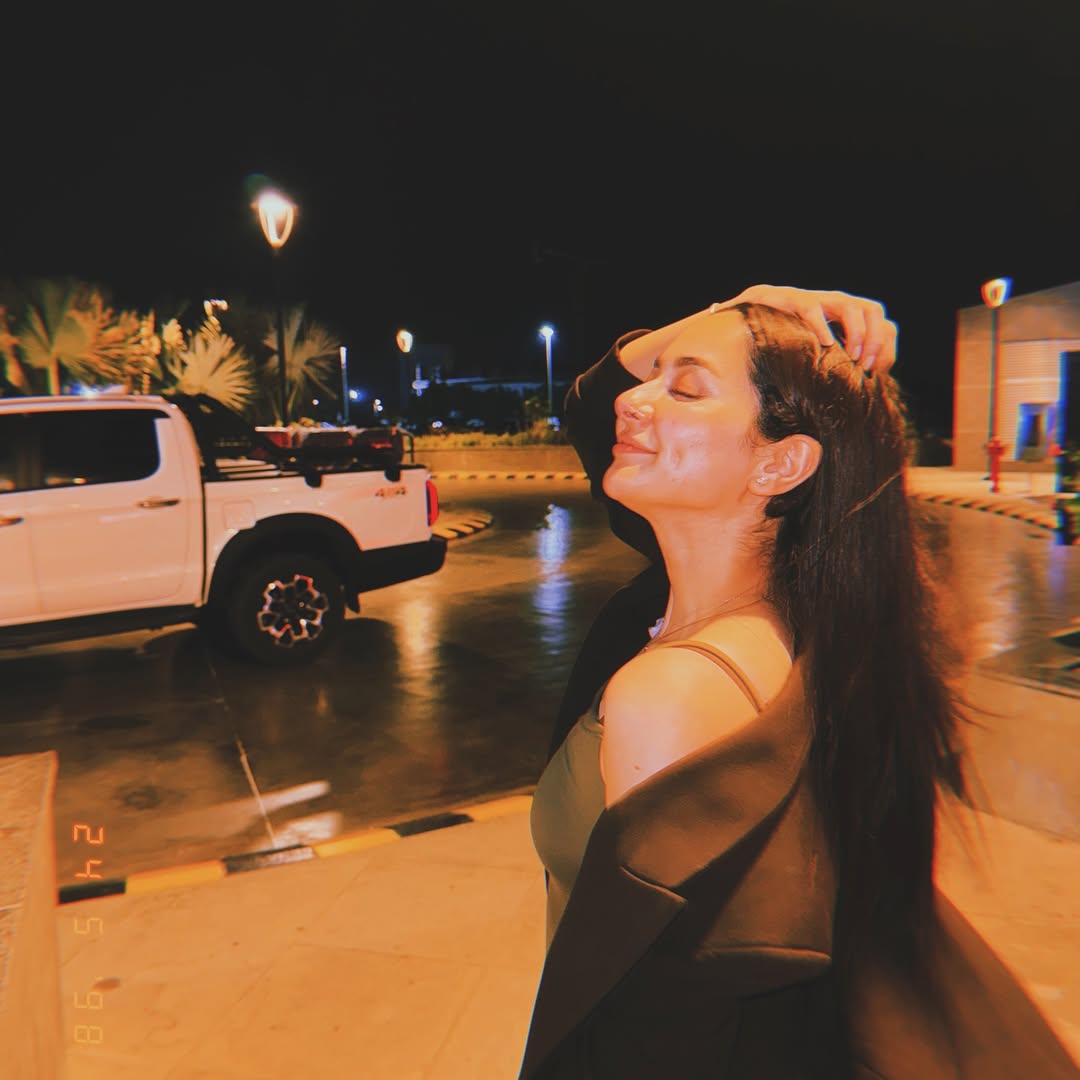 Hania Amir Faces Backlash Over Bold Instagram Pictures 