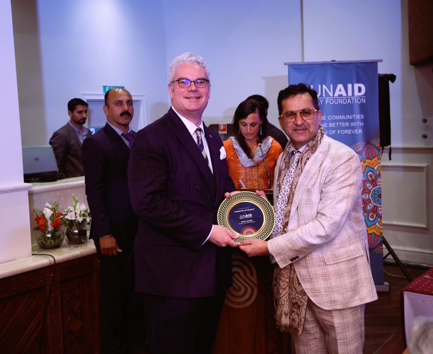 Junaid Family Foundation Signs Deal With Gates Foundation Unicef For Pakistani Women 
