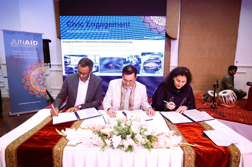 Junaid Family Foundation Signs Deal With Gates Foundation Unicef For Pakistani Women