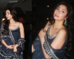 Mahira Khan Turns Heads With Sizzling Look At Love Guru Promotion