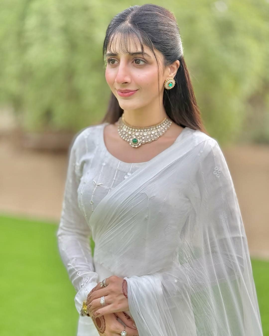 Mawra Hocanes Elegant White Saree Look Wows Fans On Social Media 