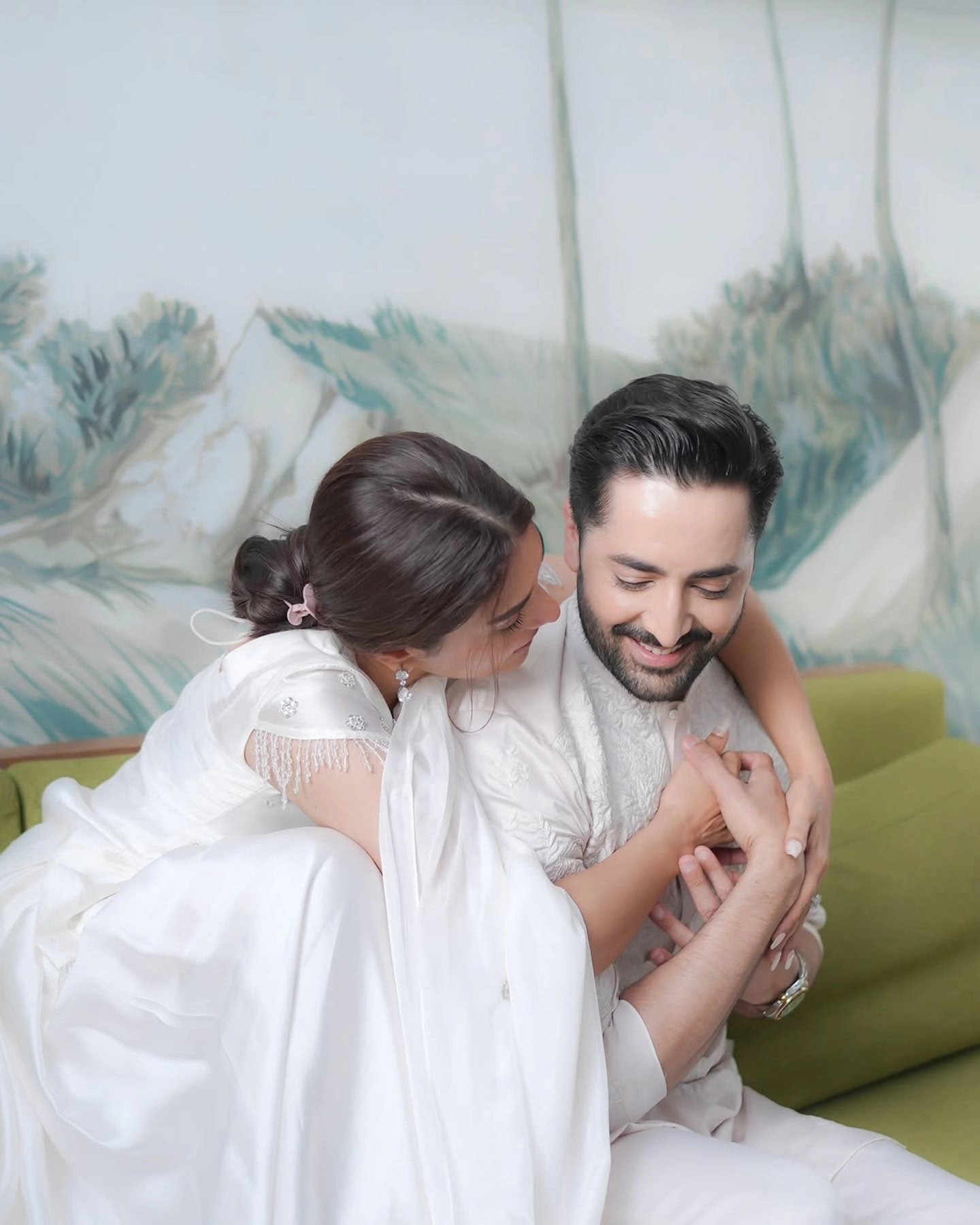 Danish Taimoor Ayeza Khans Eid Twinning Wins Internet See Pics 
