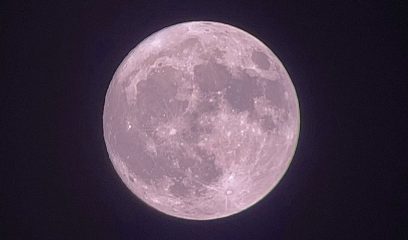 Uae Witnesses Rare Lunar Event As Strawberry Moon Appears