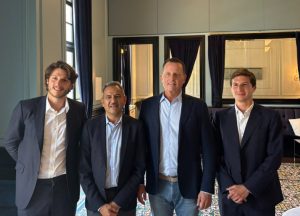 Imran Khans Sons Meet Us Ex Intelligence Chief In Push For Fathers Release