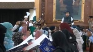Kp Governor Administers Oath To 25 Mpas On Phc Orders