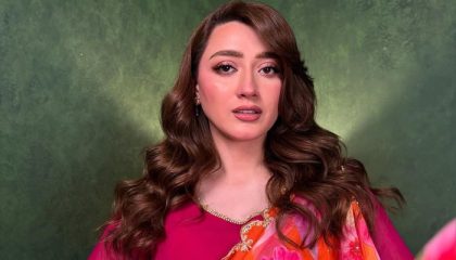 Momina Iqbal Finally Breaks Silence On Rumours About Her Gender