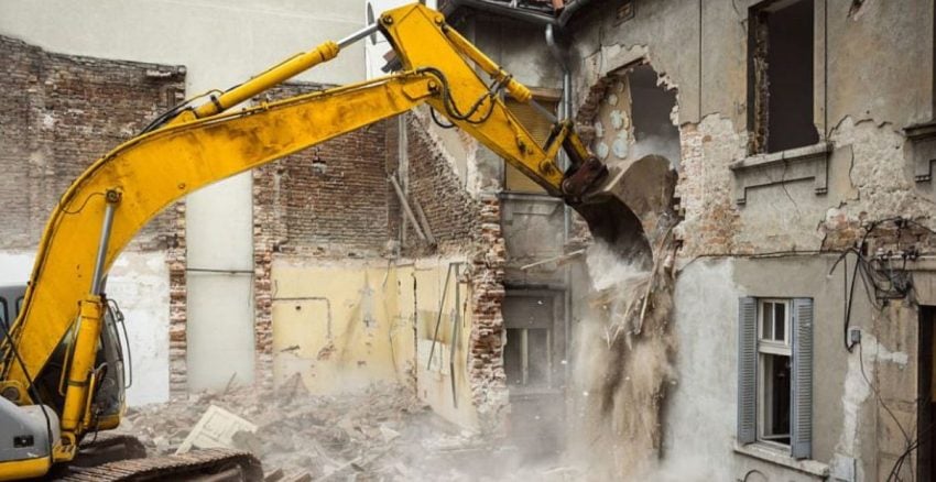 Over 200 Buildings At Risk Of Collapse In Rawalpindi Amid Monsoon Season