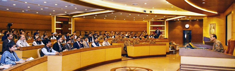 Pak Army Chief Outlines Vision For Balochistans Development At National Workshop 