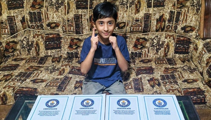 Pakistans Sufiyan Mehsood Sets New Guinness World Record
