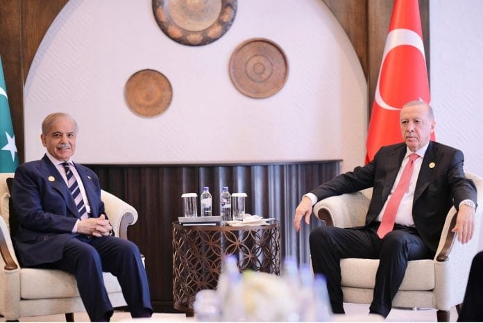 Pm Shehbaz Turkish President Discuss Regional Developments At Sidelines Of Eco Summit