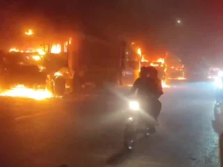 Brother Sister Crushed To Death By Speeding Dumper Near Karachis Federal B Area