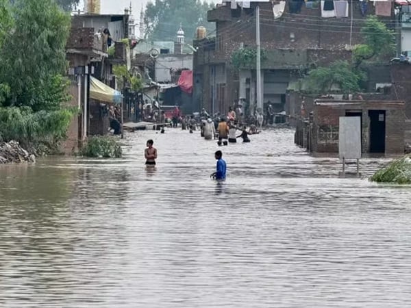 India Releases More Water Into Chenab Major Flood Threatens Punjab