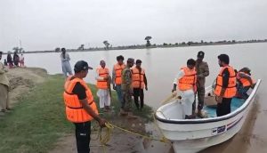 Indias Water Release Into Pakistan Causes Flood Chaos In Kasur Villages