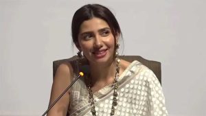Mahira Khan Wins Hearts With Her Simplicity In Viral Market Video