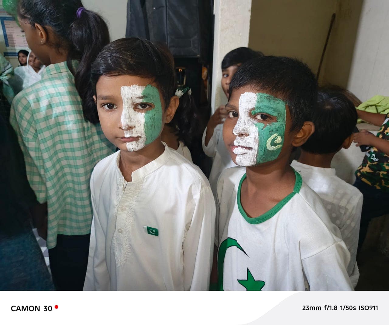 Poor People Celebrated Pakistans Independence In A Rich Way 